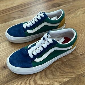 VANS Old Skool Color-Block Skate Shoes (Men’s size 4 / Women’s 5.5 / Kids 3)